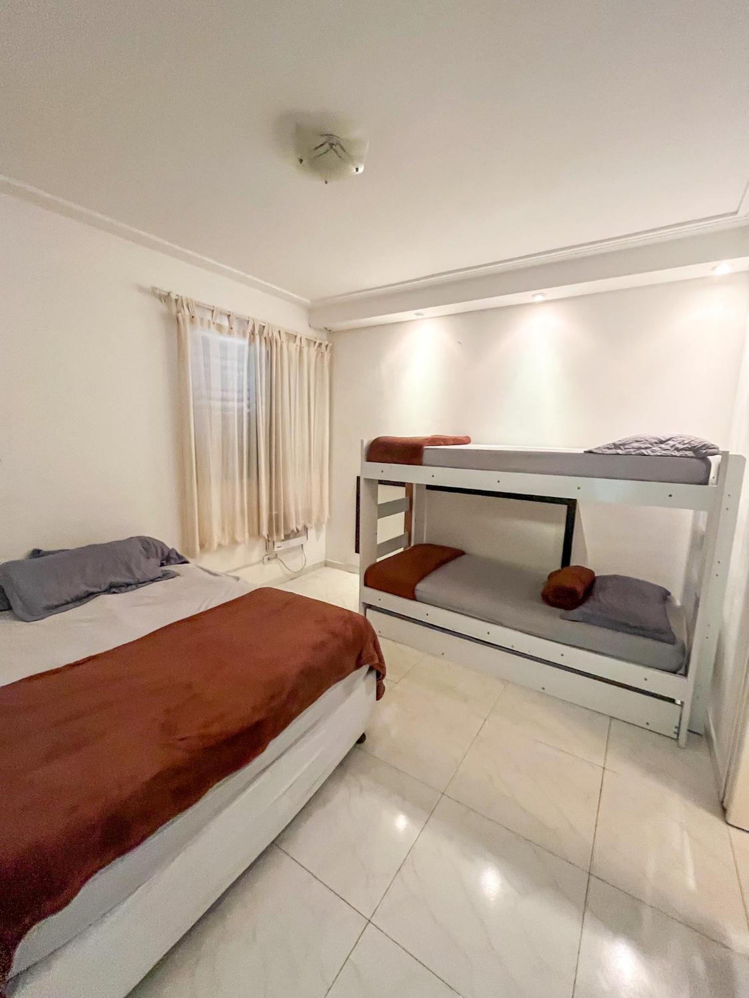 Apartamento Com Varanda E Suite Enseada Гуаружа Экстерьер фото
