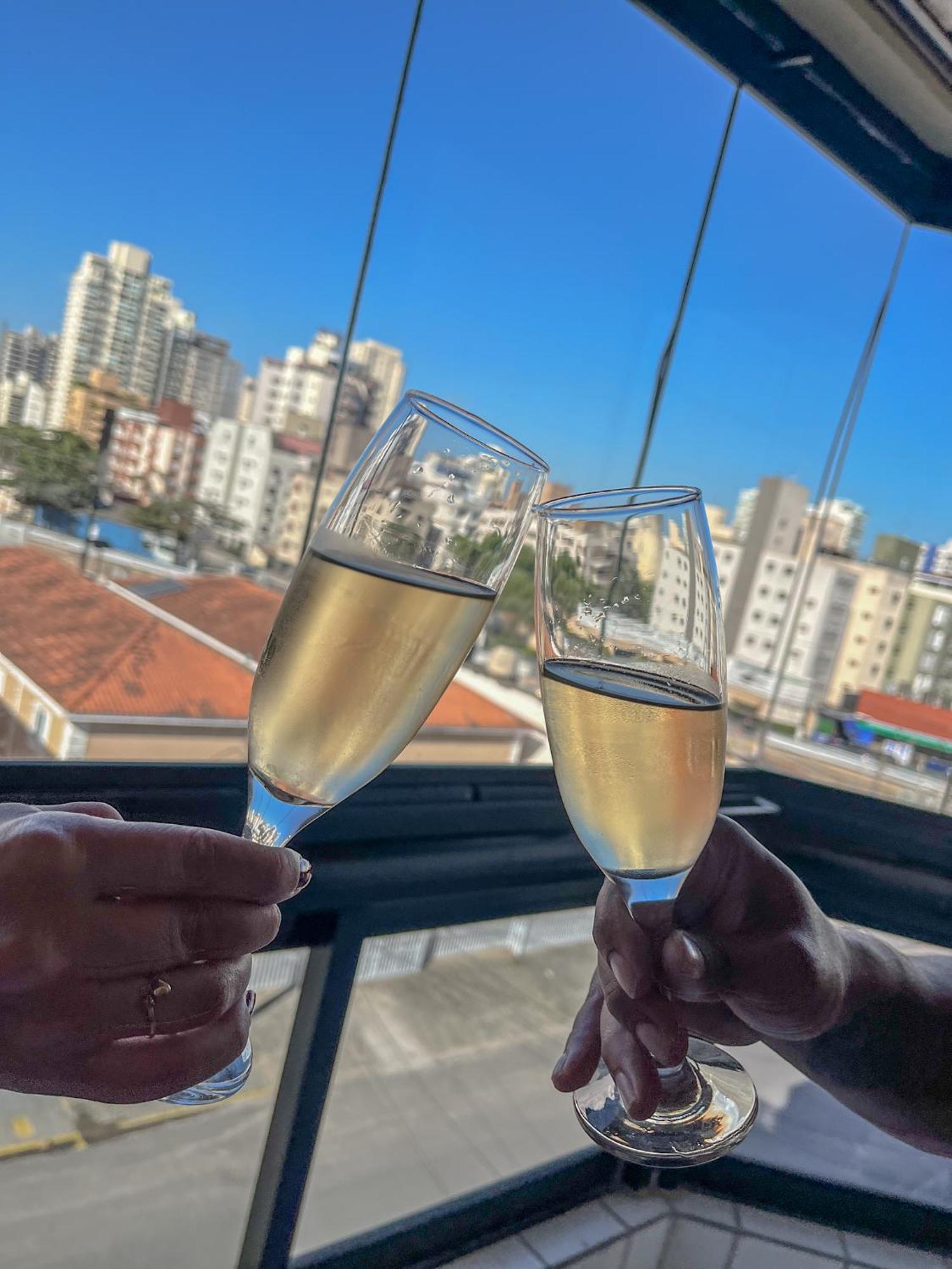 Apartamento Com Varanda E Suite Enseada Гуаружа Экстерьер фото